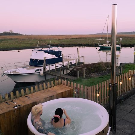 Hot Tub With A View - Christchurch Harbour Bagian luar foto
